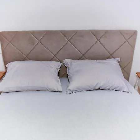One Bedroom * موستار