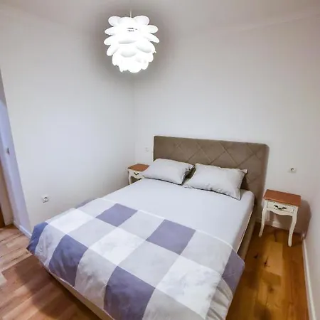 One Bedroom موستار